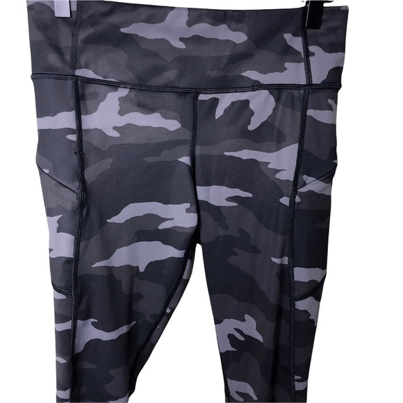 Athleta Contender 7/8 Tight Leggings Gray Camo Print Size Small Athletic 405480 - Picture 5 of 12